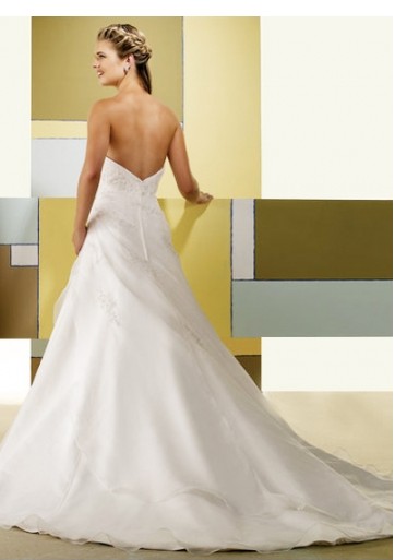 Backless_Satin_A_Line_Appliques_Beach_Wedding_Dresses_2.jpg