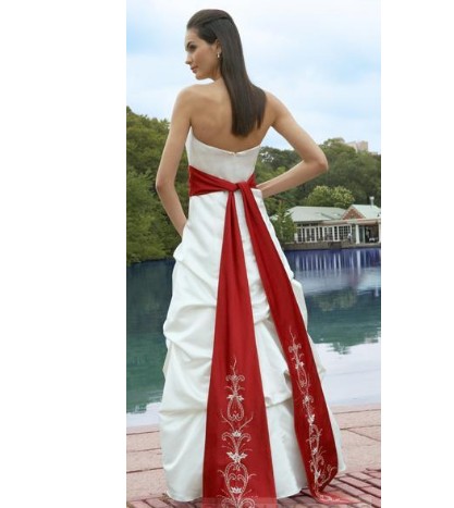 Beach_Halter_White_With_Red_Bow_Empire_Wedding_Dresses_2.jpg