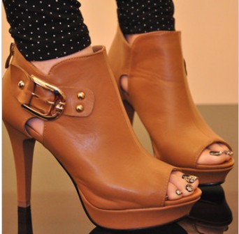 Black_PU_Leather_High_Heel_With_Rivet_Women__s_Casual_Shoes_2.jpg