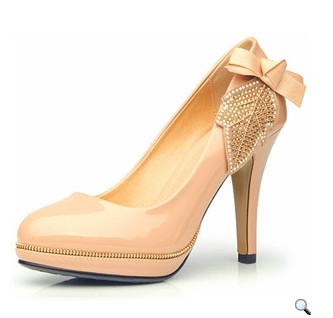 Black_With_Diamond_Leaf_On_High_Heel_Women__s_Dress_Shoes_2.jpg