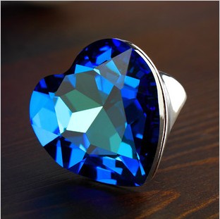 Blue_Gem_Heart_Shape_Korean_Style_Elegant_Wedding___Engagement_Rings_2.jpg