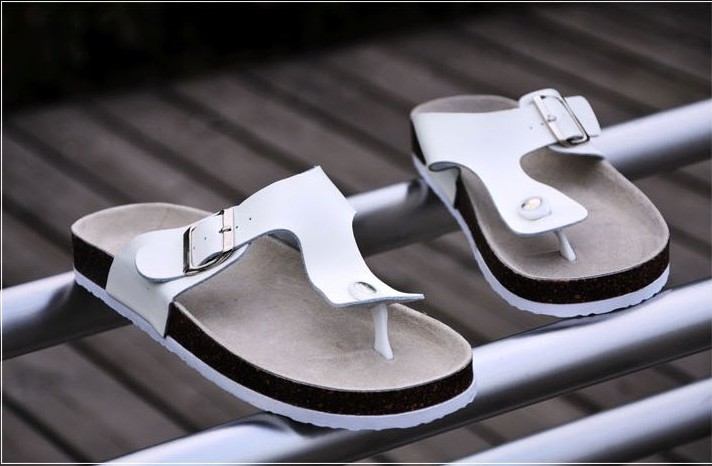 Brown_Summer_Style_Super_Soft_Men__s_Flip_Flops_4.jpg