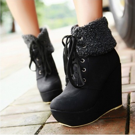 Brown_With_Platform_Lace_Up_Women__s_Boots_7.jpg