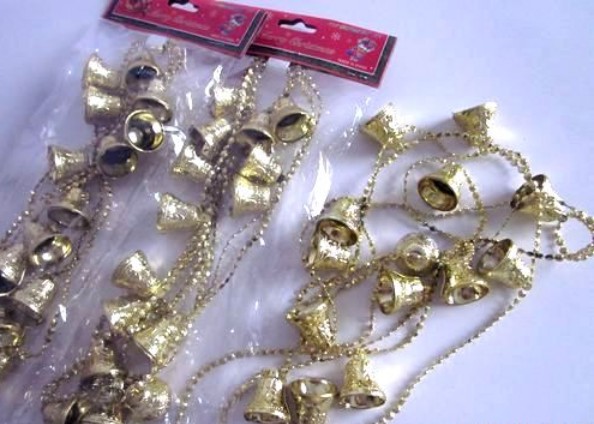 Gold_100_Bunches_Bell_Christmas_Decorations_3.jpg