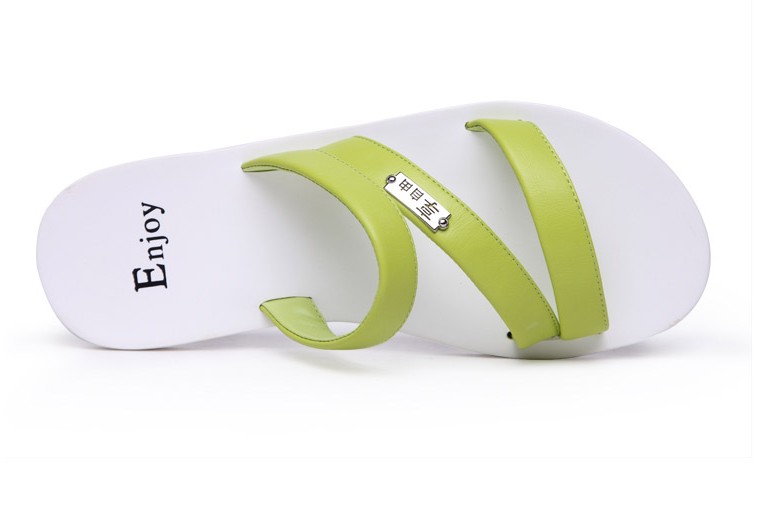 Green_Beach_Casual_Men__s_Flip_Flops_7.jpg