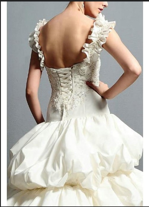 Ivory_Ruffles_Embroidery_Layered_Ball_Gown_Wedding_Dresses_4.jpg