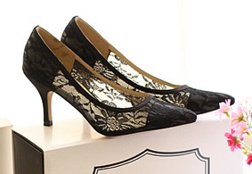 Lace_High_Heel_Pointed_Elegant_Women__s_Dress_Shoes_2.jpg