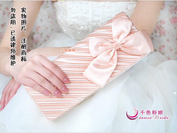 Red_Big_Bow_With_Stripes_Party_Evening_Bags_2.jpg