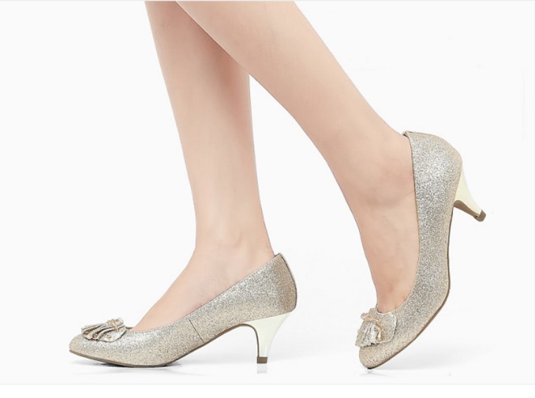 Silver_Shiny_Diamond_Low_Heel_Women__s_Casual_Shoes_6.jpg