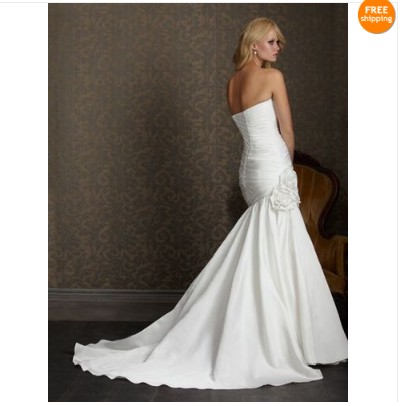 White_Backless_Beach_Princess_Wedding_Dresses_2.jpg