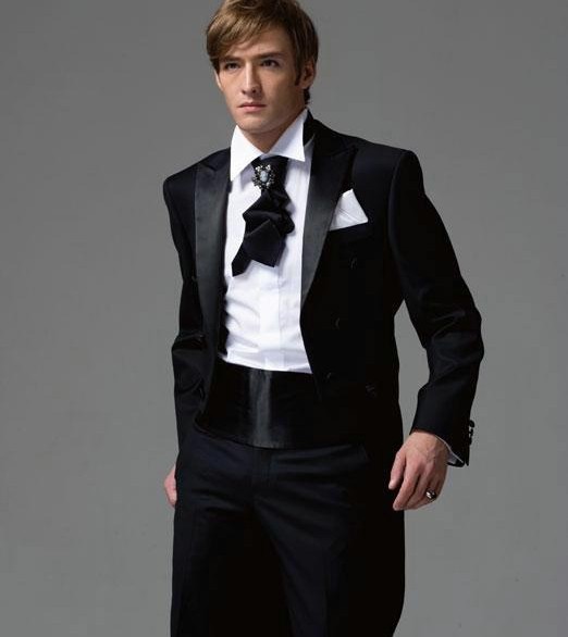 White_Center_vented_Peak_Lapel_Wide_Fashion_Groom_Tuxedos_3.jpg
