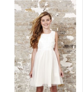 White_Knee_Length_Sleeveless_Junior_Bridesmaid_Dresses_1.jpg