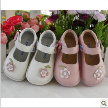 White_Leather_Small_Flowers_On_Kid__s_Shoes_2.jpg