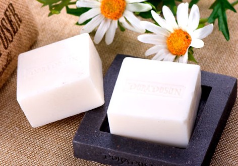 White_Rich_In_Foam_Monobenzone_Soap_2.jpg