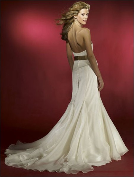 White_Sleeveless_Backlesss_Gold_Ribbons_Beach_Wedding_Dresses_2.jpg