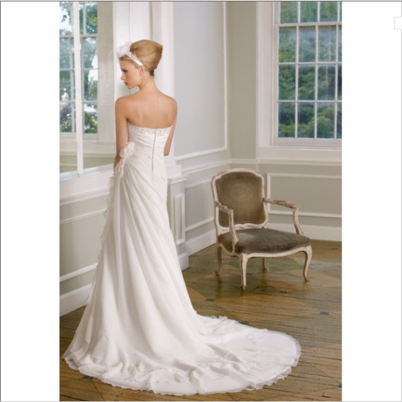 White_Sweetheart_Neckline_Chiffon_Beach_Wedding_Dresses_2.jpg